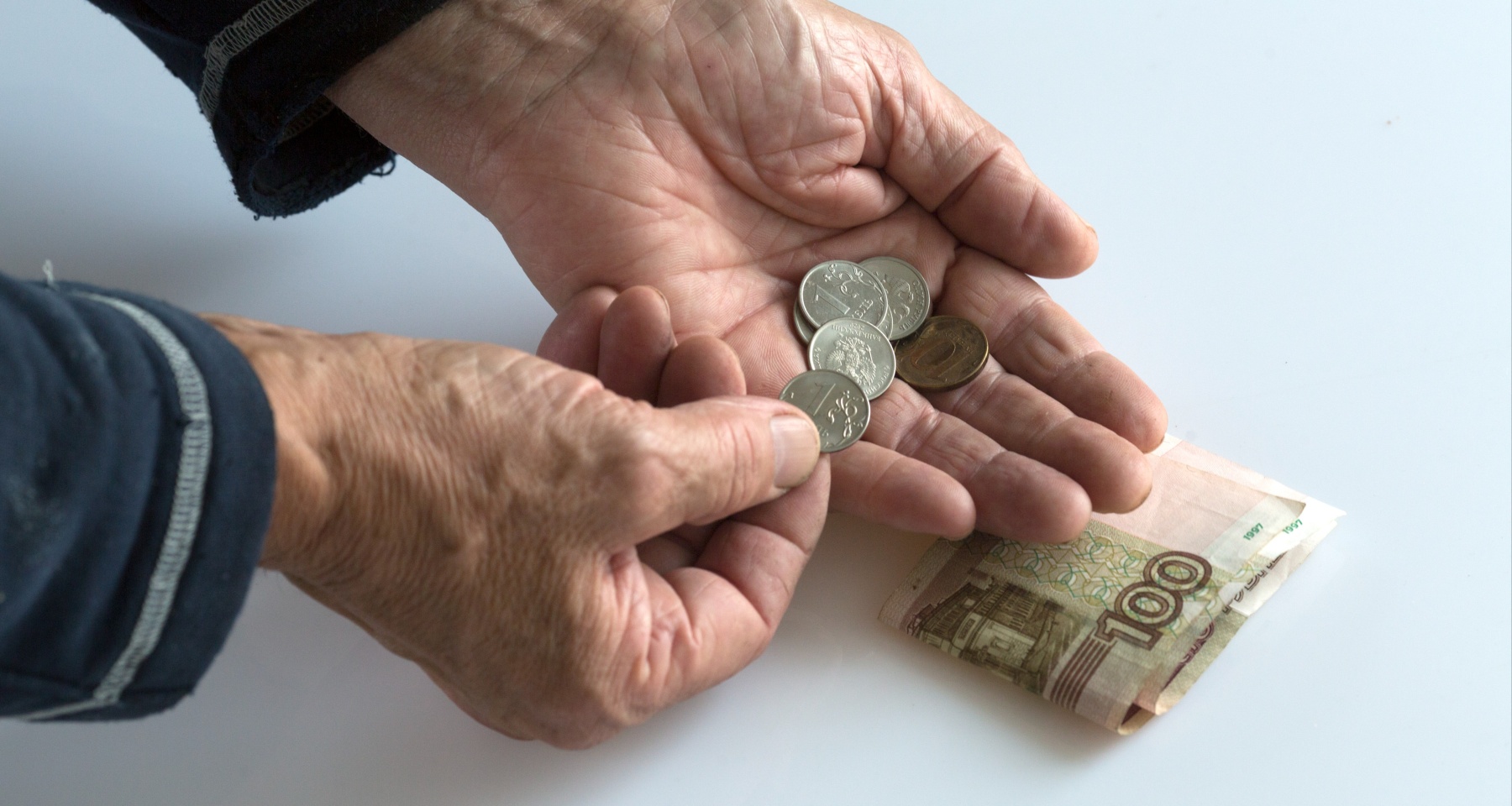 Жить на проценты от вклада и не работать: россиянам посоветовали не надеяться на такую стратегию