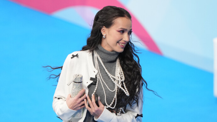 Олимпийская чемпионка Загитова покрасила волосы в пурпурный цвет