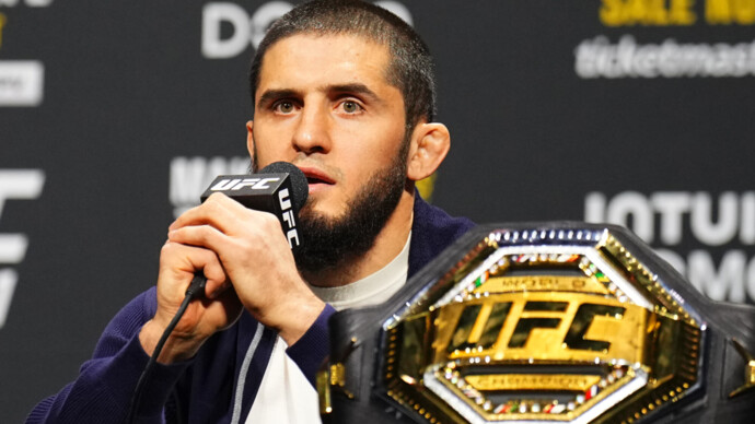 Махачев может лишиться чемпионского пояса UFC в случае отказа от боя с Топурией — СМИ