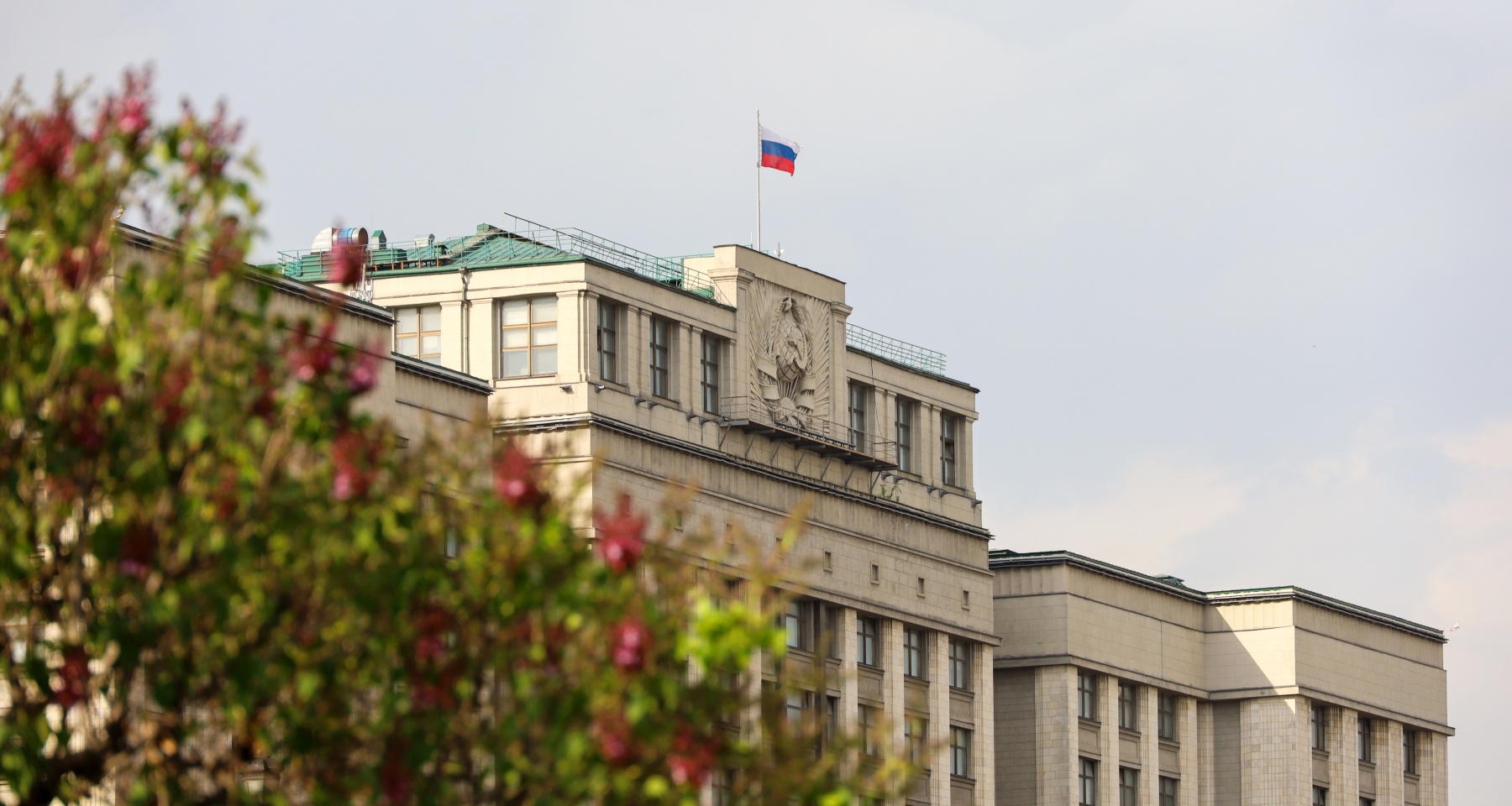 В Госдуме предложили сделать майские праздники непрерывными