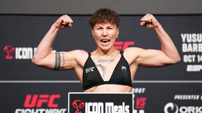 Бойцу UFC угрожают за флаг России. Но Ирина готова отдать жизнь за родину