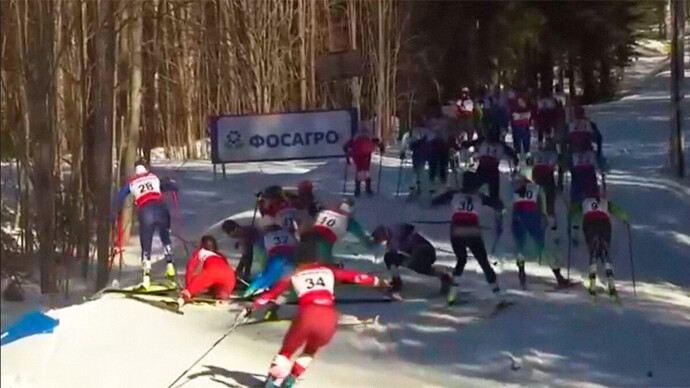 Массовый завал лыжниц произошел на чемпионате России