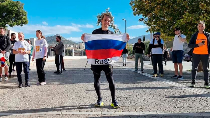 Легкоатлета лишили мирового рекорда из-за флага России. Ивану просто плюнули в душу