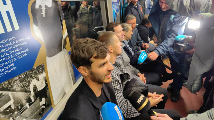 «Очень классно, что в метро сделали такой поезд в год 100‑летия «Зенита» — Ерохин